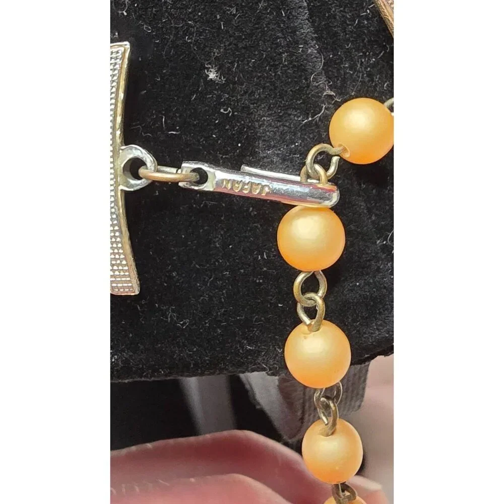Vintage Japan Triple Strand Faux Pearls Silver Tone Clasp Hand Painted Signed - Picture 4 of 5